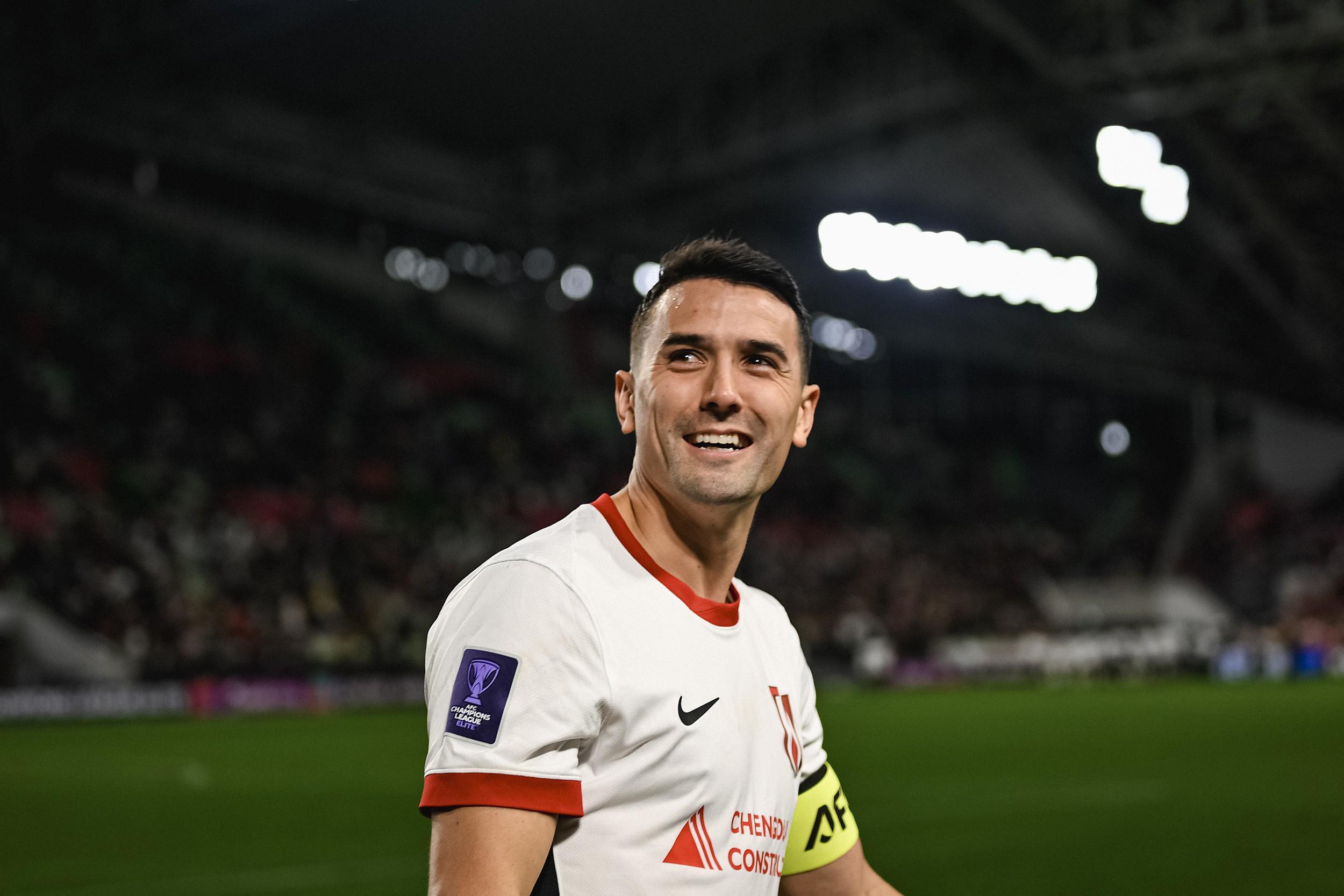 世界杯客户端升级说明-告别成都，周定洋在中国继续跑下去