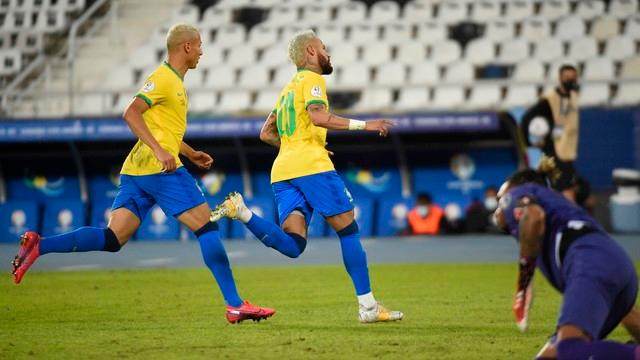 世界杯直播官网app下载中心-巴西4比0胜秘鲁 远射破门+参与两球 内马尔功劳大