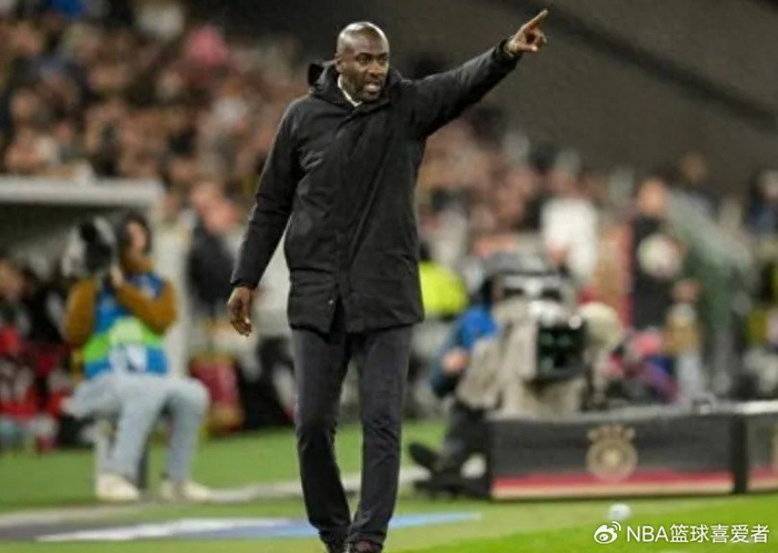 世界杯直播官网app下载中心-世界杯73天临阵换帅！加纳炒帅，是自救还是冒险？|世预赛|阿多|足协|美加墨世界杯|奥托·阿多_新浪体育_新浪新闻